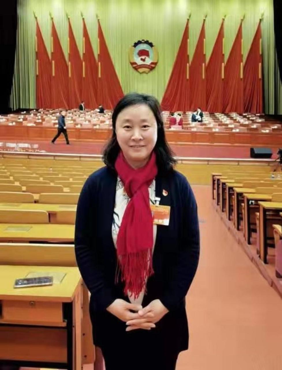 北京第二实验小学校长芦咏莉：企事业单位应关注家庭教育